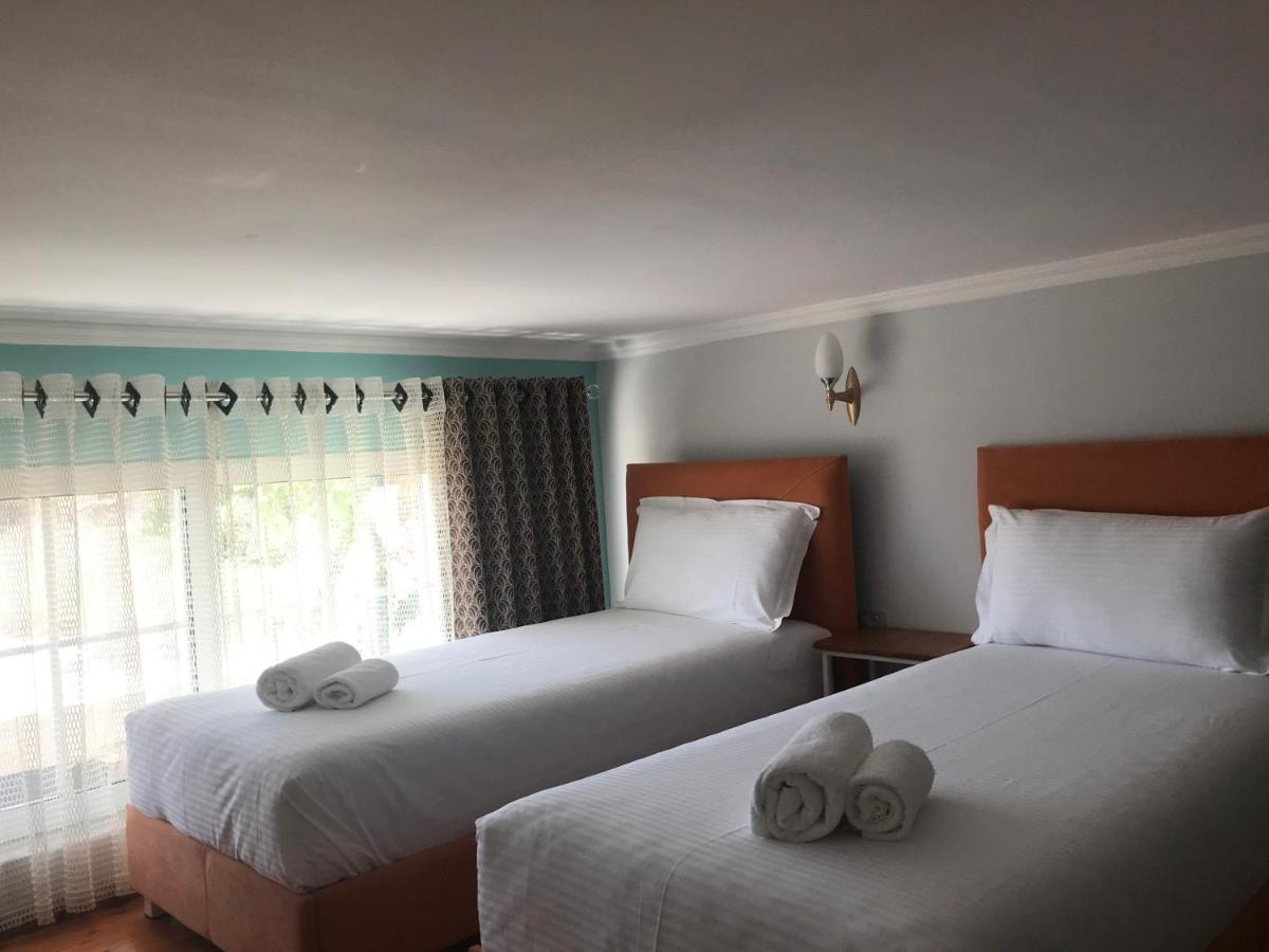 Crown Deluxe Apartments Sarandë エクステリア 写真