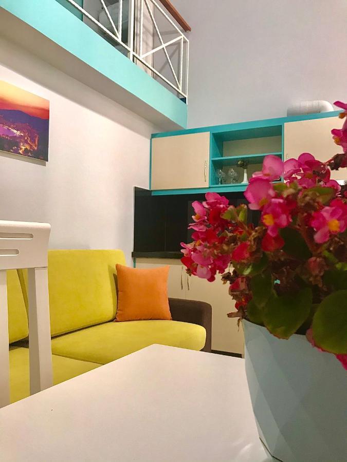 Crown Deluxe Apartments Sarandë エクステリア 写真