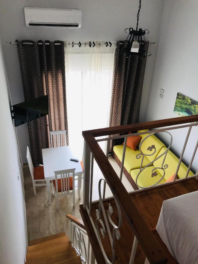 Crown Deluxe Apartments Sarandë エクステリア 写真
