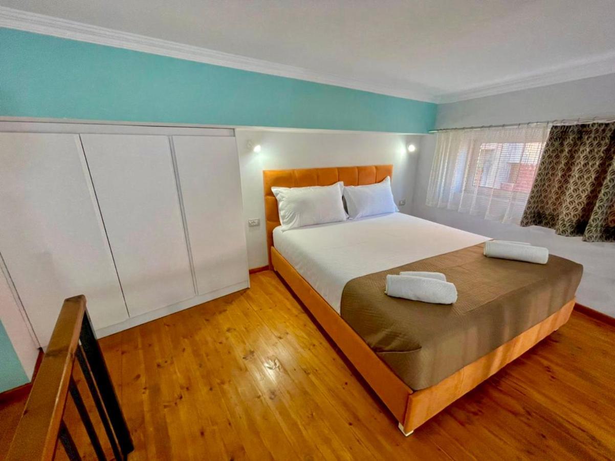 Crown Deluxe Apartments Sarandë エクステリア 写真