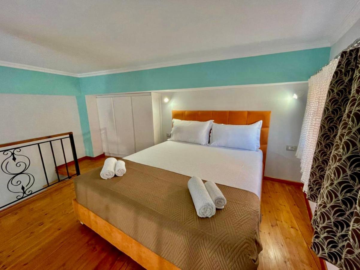 Crown Deluxe Apartments Sarandë エクステリア 写真