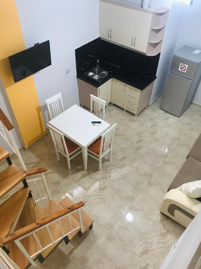 Crown Deluxe Apartments Sarandë エクステリア 写真