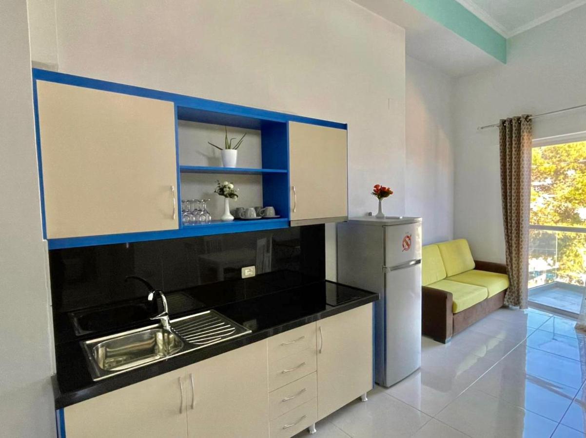 Crown Deluxe Apartments Sarandë エクステリア 写真