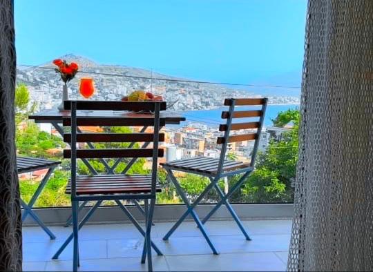Crown Deluxe Apartments Sarandë エクステリア 写真