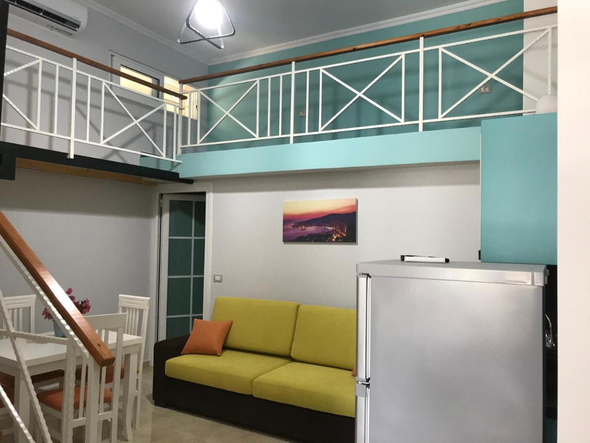 Crown Deluxe Apartments Sarandë エクステリア 写真