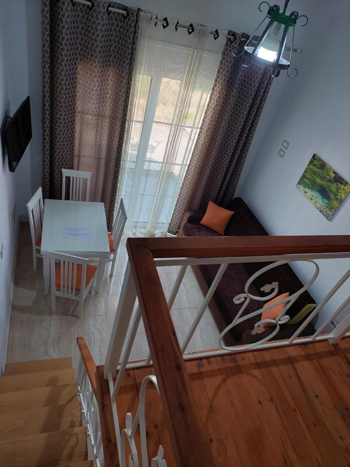 Crown Deluxe Apartments Sarandë エクステリア 写真