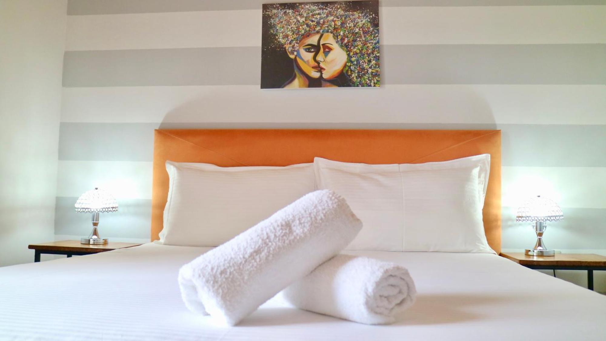 Crown Deluxe Apartments Sarandë エクステリア 写真