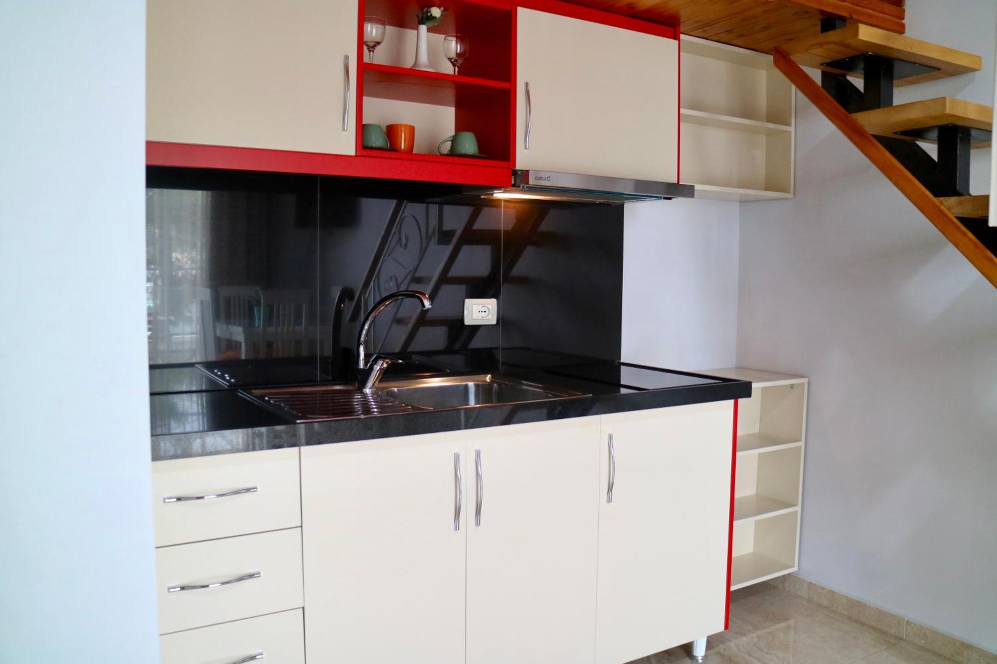 Crown Deluxe Apartments Sarandë エクステリア 写真
