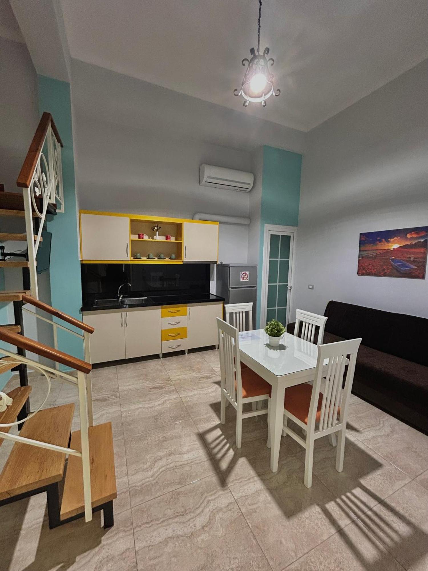 Crown Deluxe Apartments Sarandë エクステリア 写真