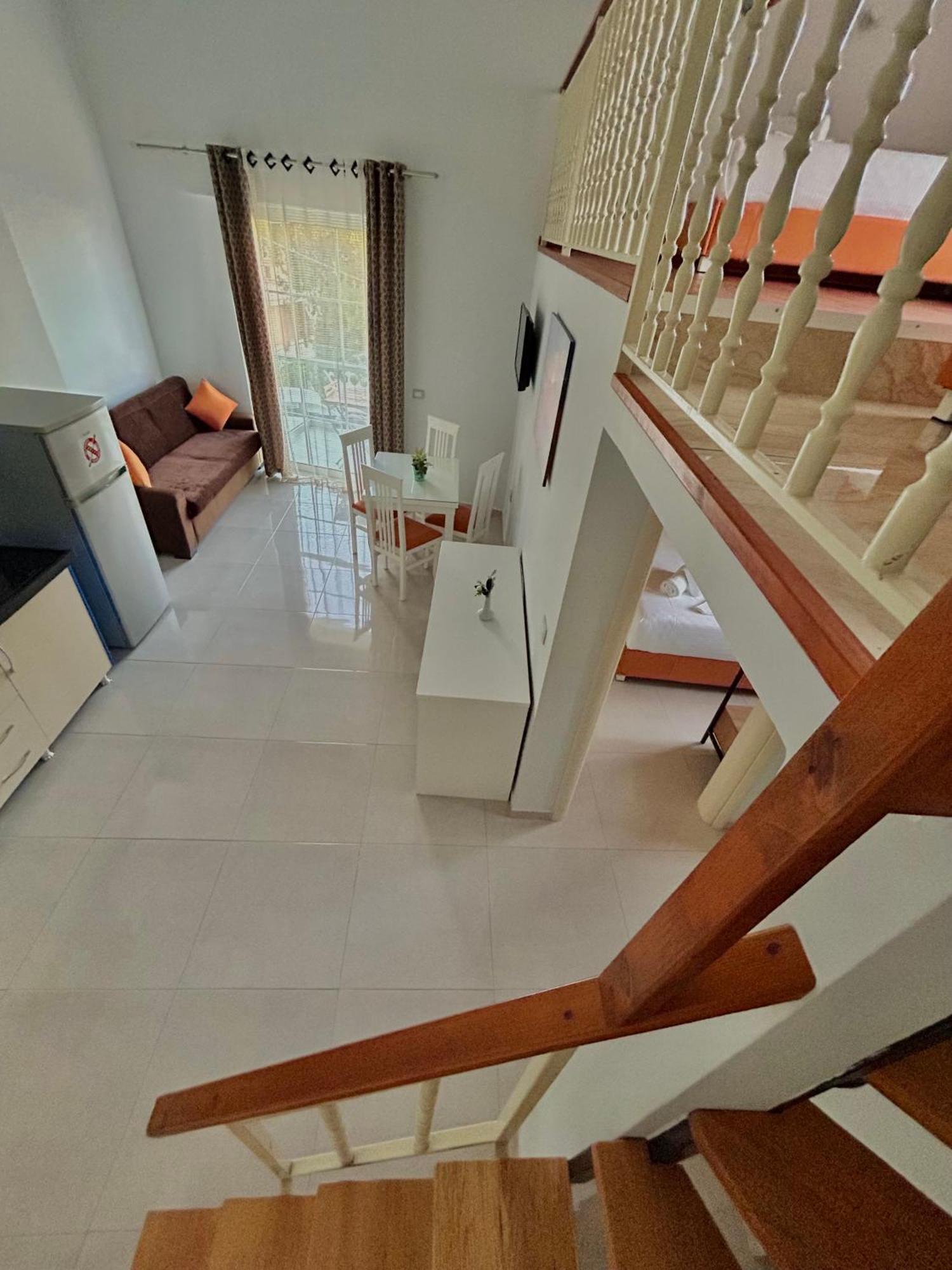 Crown Deluxe Apartments Sarandë エクステリア 写真