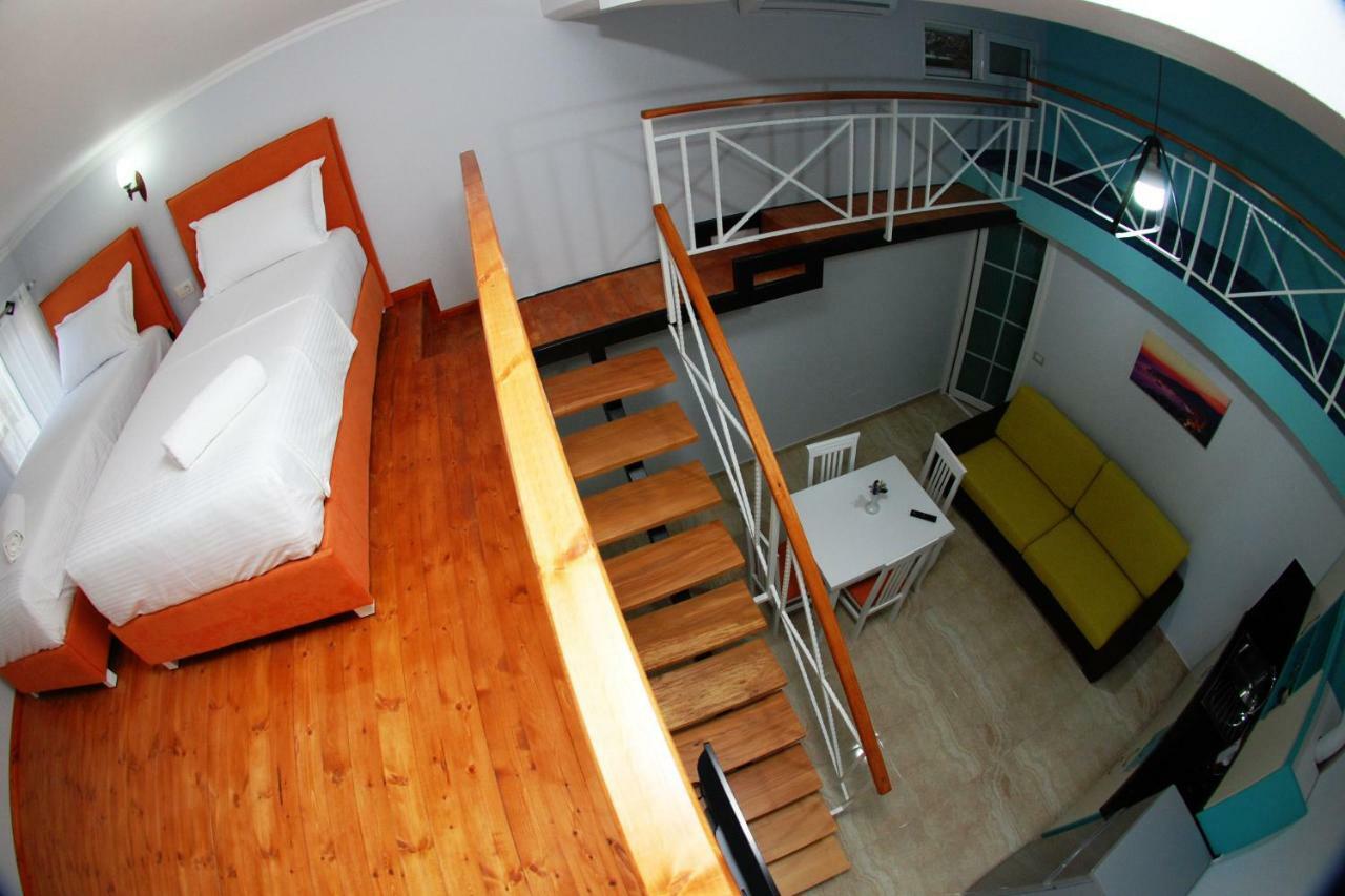 Crown Deluxe Apartments Sarandë エクステリア 写真