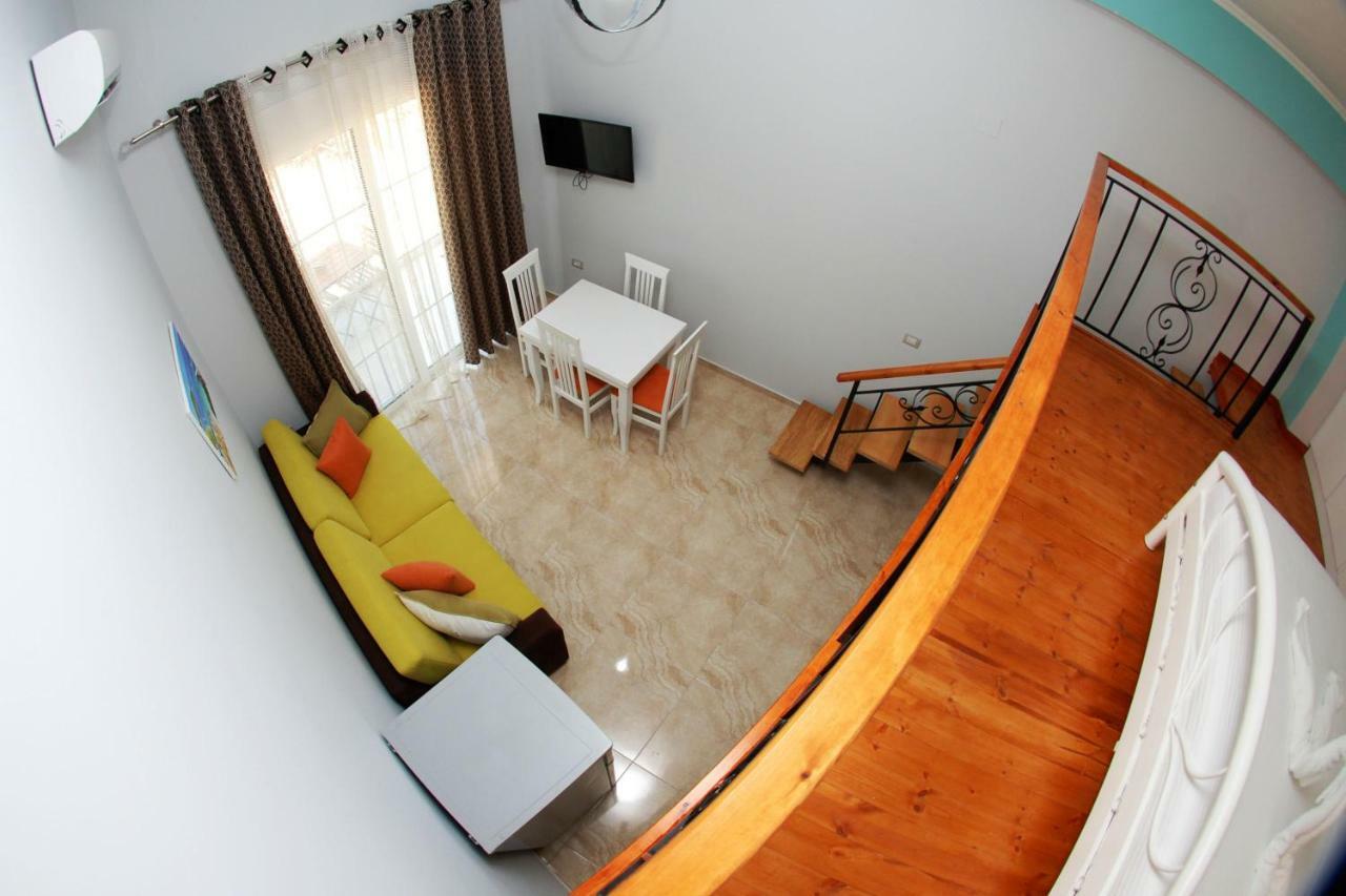 Crown Deluxe Apartments Sarandë エクステリア 写真